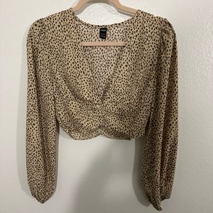 Cheetah print long sleeve crop top